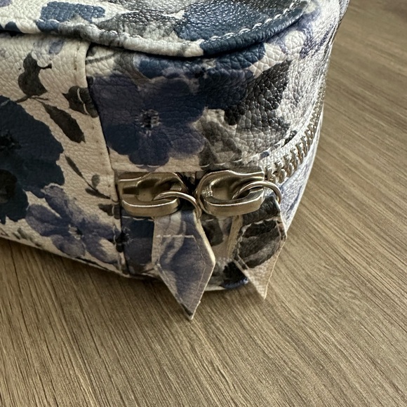 Trish Mcevoy so pretty makeup planner - Picture 8 of 12